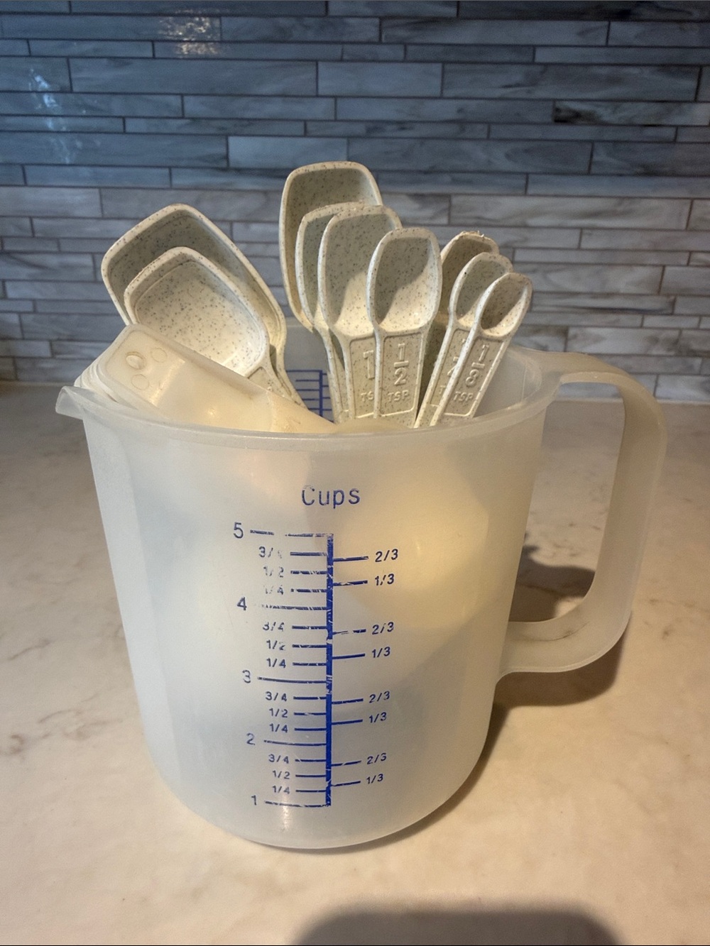 Vintage Tupperware Measuring Cup with Measuring Spoons & Cups - Picture 8 of 8